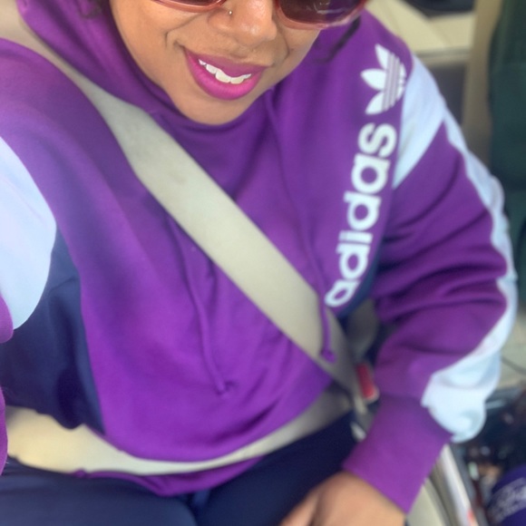 Meet your Posher, Rashida s. - Picture 2 of 2